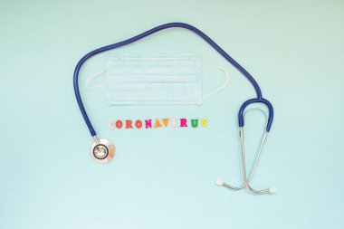 Mavi Tıbbi Tek Kullanılan Yüz Maskesi. Covid-19 - Wuhan Romanı Coronavirüs.