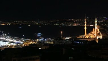 Istanbul 'un gece görünümü