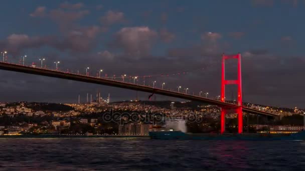 's avonds tijd Bosporus-brug in istanbul — Stockvideo