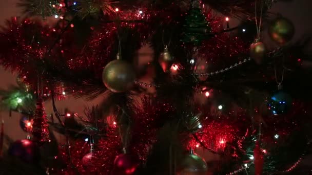 Árbol de Navidad decorado — Vídeo de stock