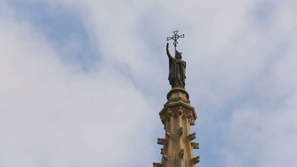 游戏中时光倒流顶部的大教堂巴塞罗那 — 图库视频影像