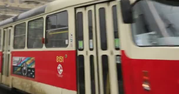 交通与市景的布拉格 — 图库视频影像