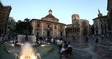 Zaman atlamalı eski Meydanı Valencia'elverişli de Virgin ziyaret turist