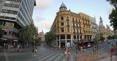 zaman atlamalı şehir merkezi Plaza del Ayuntamiento Valencia İspanya 21 Temmuz 2017