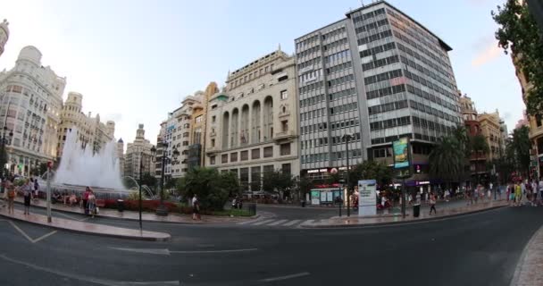 Város központjában a Valencia Plaza del Ayuntamiento — Stock videók