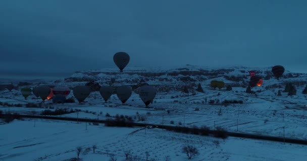 4K aerial hot air balloons are getting ready to fly 17 — Stock Video