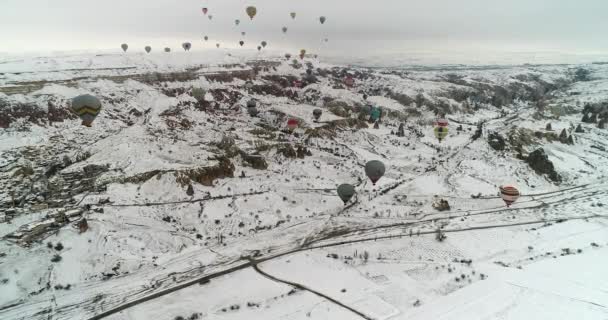 4K hot air balloons flying winter season 17 — Stock Video