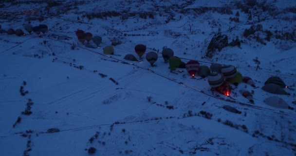 4 k antenn varmluftsballonger är redo att flyga 7 — Stockvideo