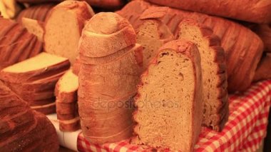Piyasa ahır Mayalı ekmek yığını