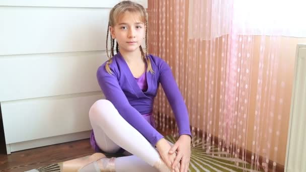 Portret młodej baletnicy — Wideo stockowe