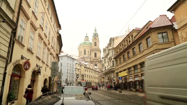 Maisons Anciennes Colorées Circulation Dans Centre Historique Prague Hiver République — Video