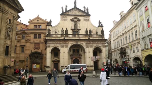 Старая церковь в Праге 2 — стоковое видео