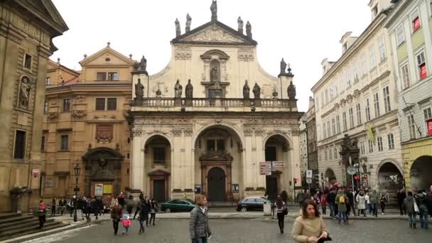 Alte Kirche in Prag im Zeitraffer — Stockvideo