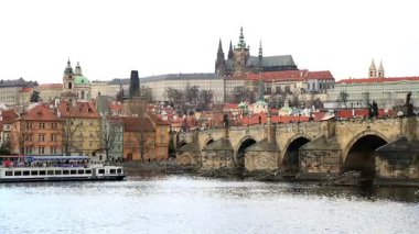 Charles Köprüsü ve Prag Kalesi 3