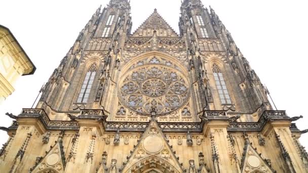 Знаменитый собор Святого Вита в Праге — стоковое видео