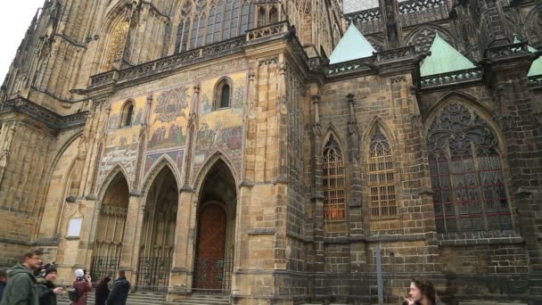 Famous St Vitus cathedral in Prague — Stock Video