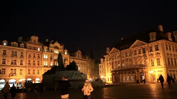 Староместская площадь в Праге ночью 3 — стоковое видео