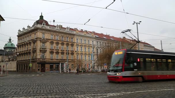 Lalu Lintas di kota Praha — Stok Video