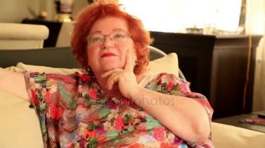 düşünceli üst düzey Bayan