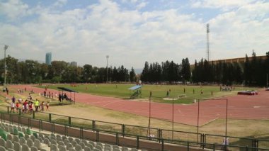 Atletizm Stadyumu Izmir Türkiye üzerinde 27 Mayıs 2017 çalışan atlet grupları