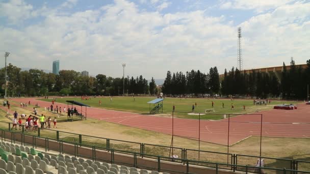 Grupos Atletas Corriendo Estadio Atletismo Izmir Turkey Mayo 2017 — Vídeos de Stock