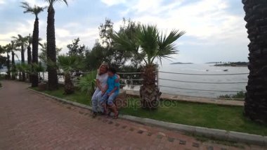 Anne ve oğlu eğlenceli açık olan