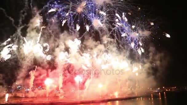 Vuurwerk op de haven van Valencia, Spanje — Stockvideo