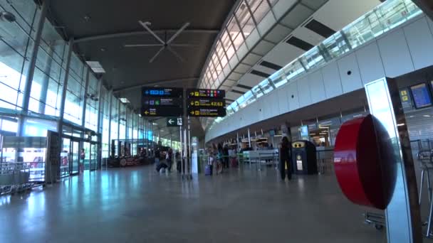 Internationella Valencia flygplats terminal 9 — Stockvideo