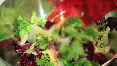 Taze marul salatası 2