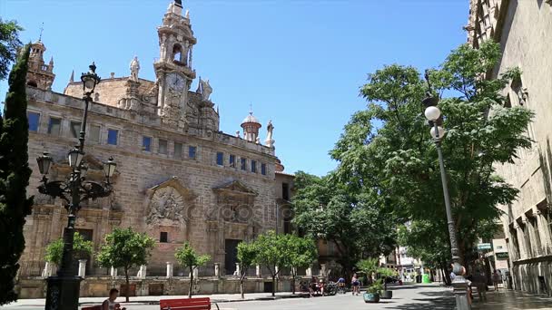 Lonja de la Seda and street view in Valencia 4 — Stock Video