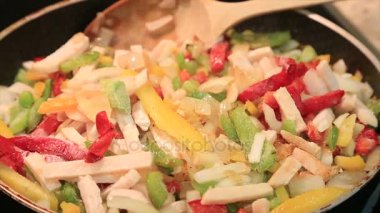 Bir tavada 2 yemek cips