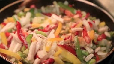 Bir tavada pişirme cips