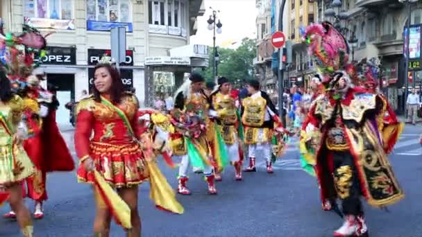 Болівійський карнавал у Валенсії 14 — стокове відео