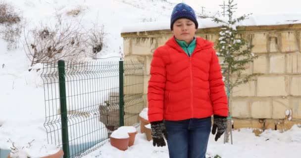 Portret szczęśliwy preteen boy — Wideo stockowe