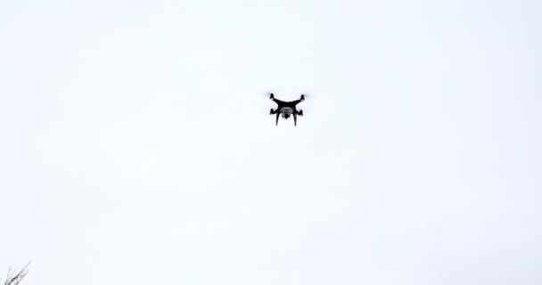 Quadrocopter drone in flight — Stock Video