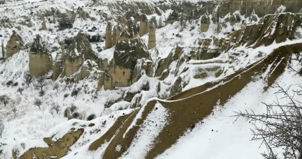Снігові гори краєвид в Каппадокії Туреччини — стокове відео