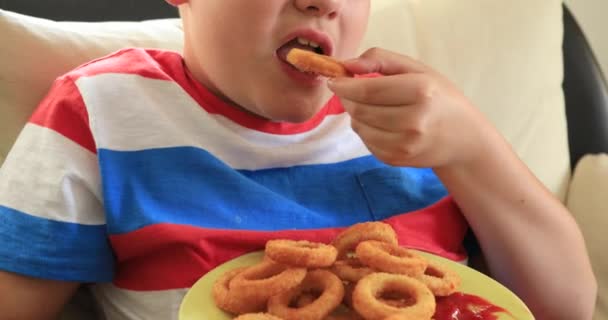 Portrait Cute Preteen Chld Eating Onion Rings — Stock Video