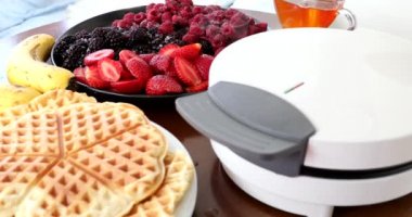 Elektrikli Waffle makinesinde Ev Yapımı Lezzetli Waffle yapmak