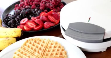 Elektrikli Waffle makinesinde Ev Yapımı Lezzetli Waffle yapmak