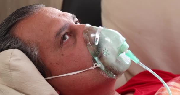 Evde Karantina Teselli Konsepti Enfeksiyon Enfeksiyonu Covid Coronavirüs Hastası Nebulizer — Stok video