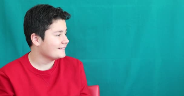 Portrait Smiling Boy Pointing Applauding Gainst Chroma Key Green Screen — Stock Video