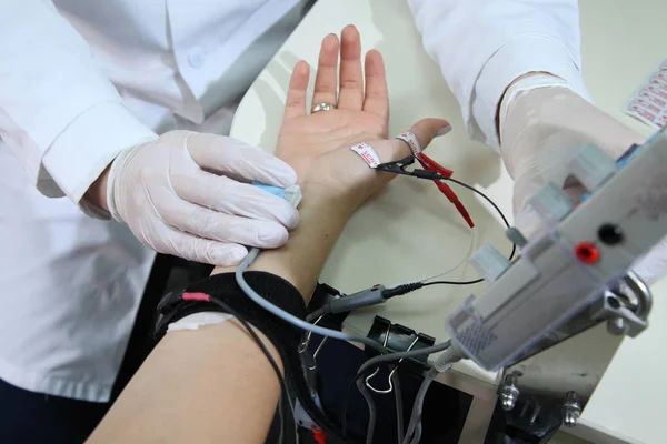 Electroneuromyography tıpta yeni bir yön budur. Tıbbi muayene Elektromiyografi.