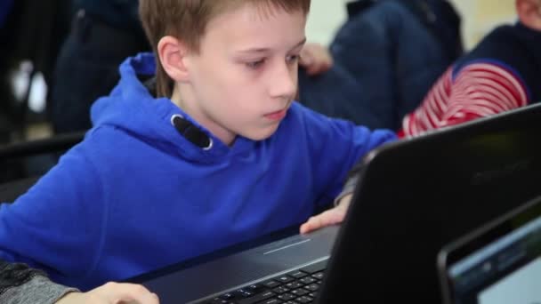 Clase Formación Programadores Programa Chicos Adolescentes Educación Niños Adolescentes Escuela — Vídeo de stock