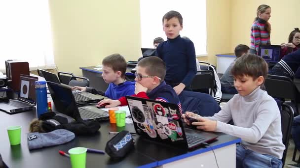 December 2017 Vinnitsa Ukraine Class Training Programmers Teenager Boys Programme — Stock Video