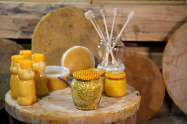 Arıcılık. Geçim arı ürünleri. Balmumu, petek, bal, polen, propolis. Arıcılık ürünleri.