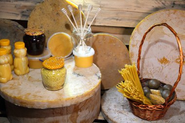 Arıcılık. Geçim arı ürünleri. Balmumu, petek, bal, polen, propolis. Arıcılık ürünleri.