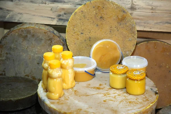 Arıcılık. Geçim arı ürünleri. Balmumu, petek, bal, polen, propolis. Arıcılık ürünleri.