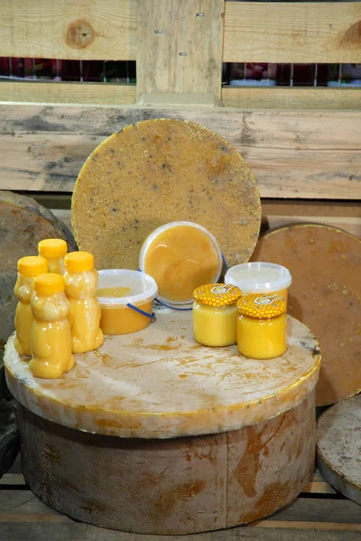 Arıcılık. Geçim arı ürünleri. Balmumu, petek, bal, polen, propolis. Arıcılık ürünleri.