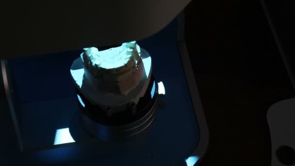 Numérisation de l'impression des dents pour une impression ultérieure sur l'imprimante. Prothèses dentaires, prothèses dentaires, prothèses dentaires  