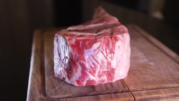 Färskt Rått Kött Ribeye Steak Kött Till Biff Köttbiff Råkött — Stockvideo